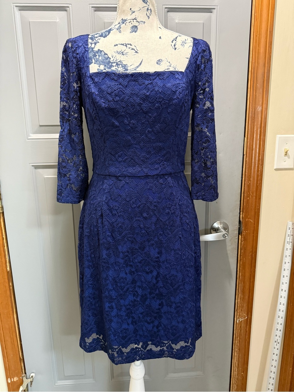 Elegant Deep blue/Navy Lace Square-Neck Dress (medium)